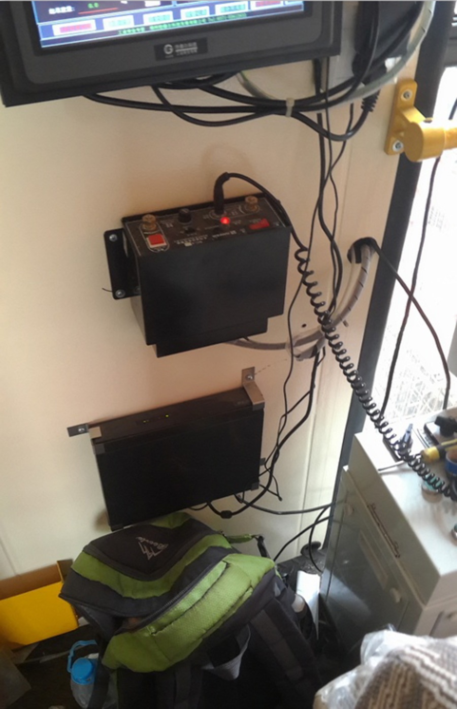 武漢順樂不銹鋼廠現(xiàn)場(chǎng)安裝橋式冶金吊安全監(jiān)控系統(tǒng)項(xiàng)目